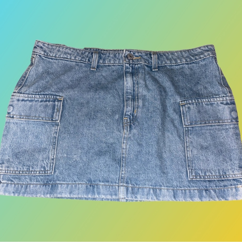 The Perfect Levi's Denim Cargo Mini Skirt ⭐️NWT⭐️